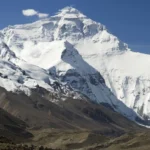 Гіди на Евересті могли роками труїти туристів, щоб ті викликали дорогу евакуацію гелікоптером