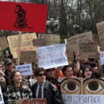 Студенти КНУ вийшли на акцію проти ректора: чого вони вимагають