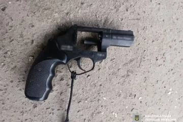 У Львові в одному з багатоквартирних будинків пролунали постріли: стрільця затримали