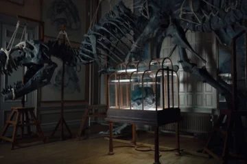 Креативники створили сумку зі шкіри динозавра