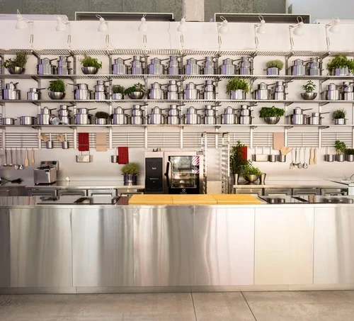 Від спальні до їдальні: ІКЕА показала інтер’єри, створені навколо їжі на Міланському тижні дизайну