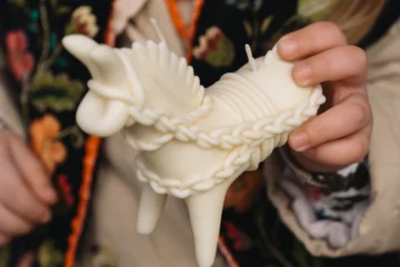 Кошик і хустинка з картузом: великодні колекції від українських брендів