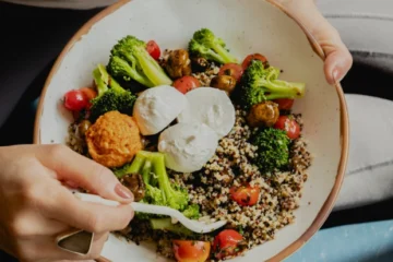 Практика «Хара хачі бу»: їсти 80% страви, щоб жити довше