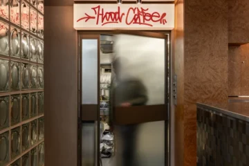 Біля Палацу спорту відкриють кав’ярню Hood із відсилками до київського метро та Батьківщини-матері