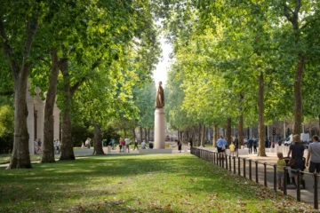 Foster + Partners показали, яким буде меморіал королеви Єлизавети II у Лондоні