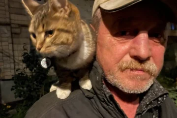 У лікарні помер двірник «дядя Саша», який прикрив собою дитину під час теракту в Києві