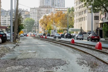 Через ДТП на Глибочицькій регулярно зупиняється рух трамваїв. Як це можна виправити – «Пасажири Києва»