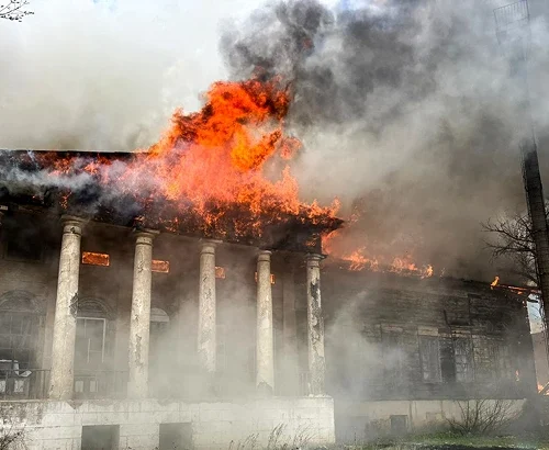 Росіяни атакували історичну садибу Донців-Захаржевських 19 століття на Харківщині