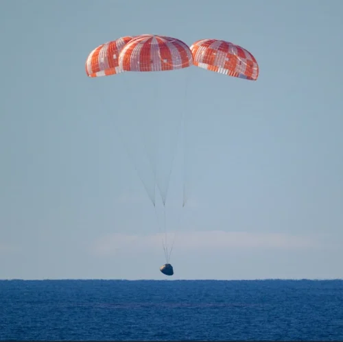 Астронавти місії «Артеміда II» повернулися на Землю