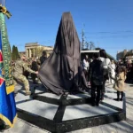 У Дарницькому районі відкрили оновлений сквер із меморіалом, присвяченим Нацгвардії