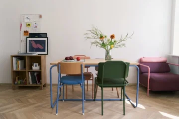 Студія в’язаного одягу Feb навпроти велотреку