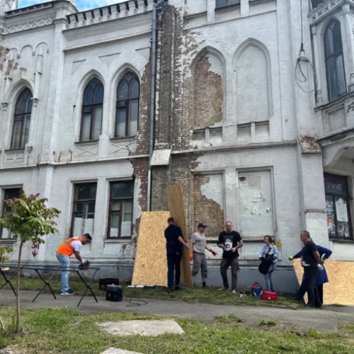 У Києві законсервували Садибу Терещенків, яку нещодавно повернули місту