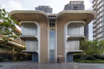 Foster + Partners спроєктувало в Шанхаї художню галерею у формі квітки з фасадом із трубчастого скла