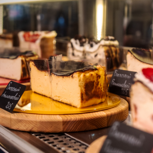 На Південному вокзалі відкрили спільний простір Cheesecake Family, One Love Coffee та Piante