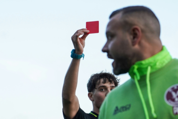 Гравці чемпіонату світу отримуватимуть червоні картки за прикритий рот під час сутичок