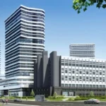 Фасад «Довженко-Центру» почали реконструювати та утеплювати: який вигляд він матиме