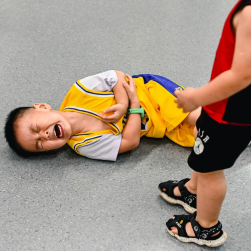 Сінгапурських школярів битимуть палицею через булінг