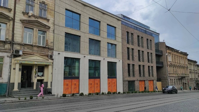 У Львові забудовник ЖК звів новий фасад замість обіцяного історичного