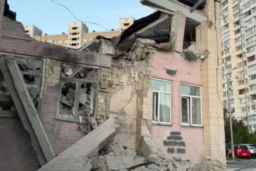 Унаслідок російського обстрілу на Теремках пошкоджено найбільшу амбулаторію Голосіївського району
