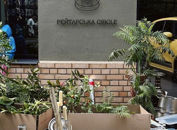 У просторі «Рейтарська Circle» відкрили нову локацію індійського ресторану Himalaya