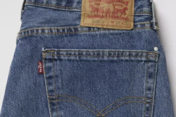 Levi’s подав до суду на австралійський бренд через те, що вони пришивають бирки до кишень