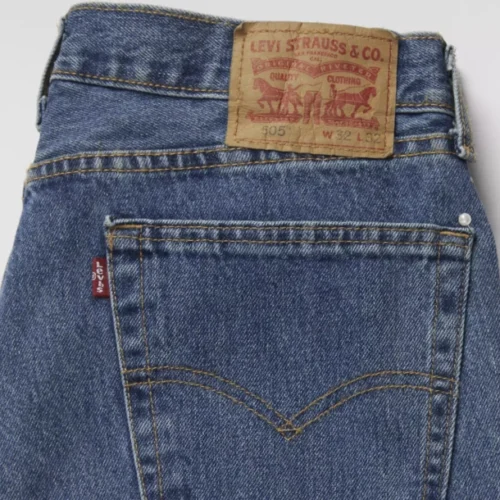 Levi’s подав до суду на австралійський бренд через те, що вони пришивають бирки до кишень