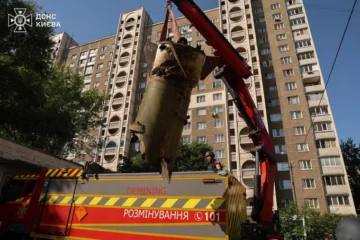 Вночі росіяни вдарили балістикою по Києву: є постраждалі