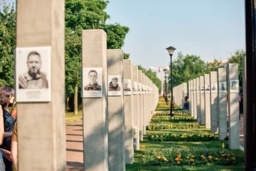 У Деснянському районі відкрили Алею Героїв. Її уже розкритикували через невідповідність проєкту
