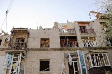 Росіяни вдарили по житловому кварталу в Дніпрі: понад десять загиблих і майже 40 поранених