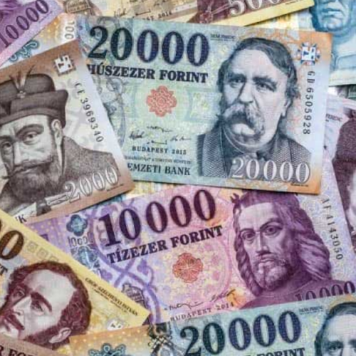 Депутати парламенту в Угорщині знизили собі зарплати