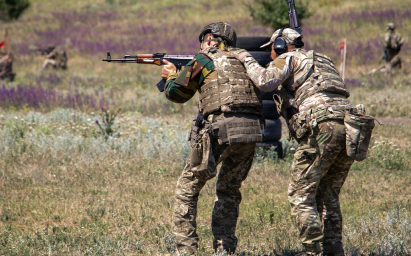 З чіткими термінами служби та додатковими винагородами. Представили нові контракти для ЗСУ