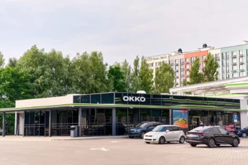 Відкрита кухня, зум-кімнати й безбарʼєрність: ми провели один день на ОККО нового формату