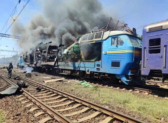 Росія двічі вдарила по пасажирському поїзду на Запоріжжі
