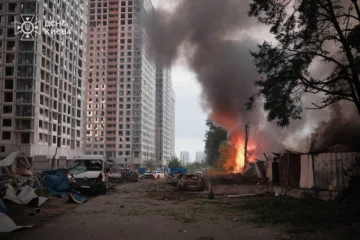 Росіни вдарили по житлових будинках в Дарницькому та Подільському районах