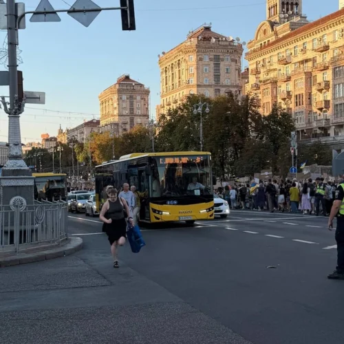 У Києві триває протестна хода за повернення Михайла Федорова на посаду міністра оборони
