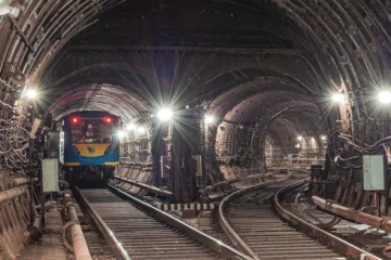 Залишати відкриті вагони на станціях під час тривог можливо, але з обмеженнями, – «Пасажири Києва»