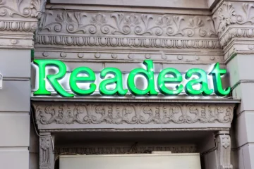 Книгарні Readeat «Місто» на Арсенальній та у ЖК «Комфорт Таун» продають