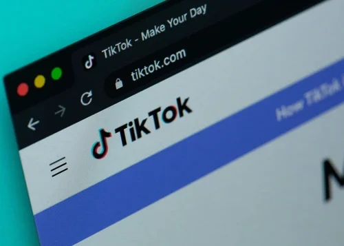 Єврокомісія заявила про порушення правил безпеки дітей у TikTok