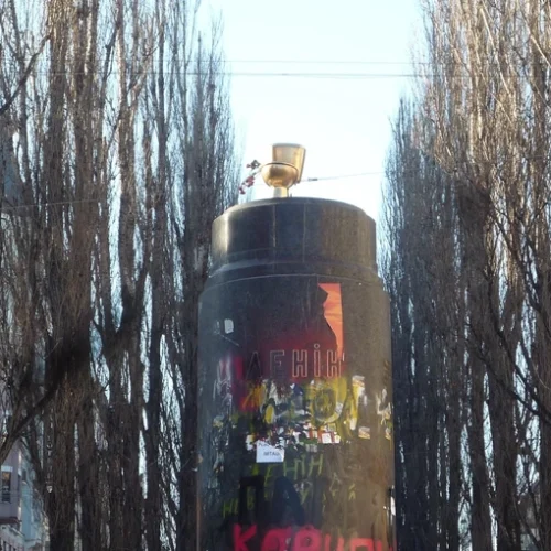 Від Леніна до Мазепи. Як заповнювали «вакантний» постамент на Бессарабці