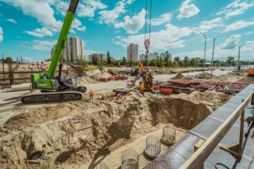 Ось як ремонтують шляхопровід біля метро «Чернігівська». Це зменшило пасажиропотік – активісти
