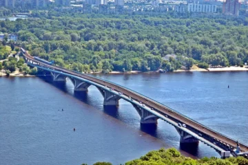 Для мосту Метро замовлять проєкт реставрації за понад 59 мільйонів гривень