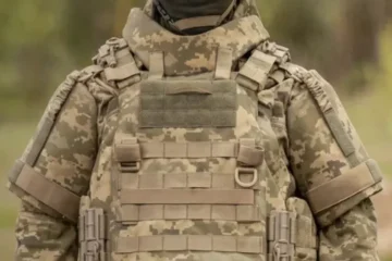 Військовослужбовиці ЗСУ вперше отримали жіночі бронежилети