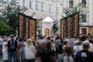 «Колони пам’яті» з іменами понад 2000 полеглих військових відкрили у Львові