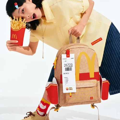McDonald’s у Китаї випустив рюкзак із кишенями для картоплі фрі