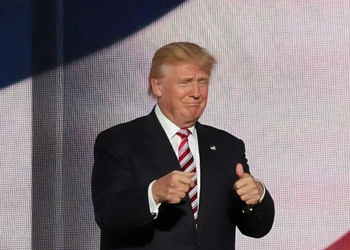 Оператор телесуфлера Трампа погодився сплатити 172 тисячі доларів: він робив ставки на промови президента