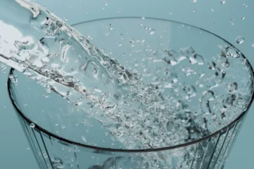 Вчені винайшли мембрану, яка може очищувати воду від нафти та опріснювати її
