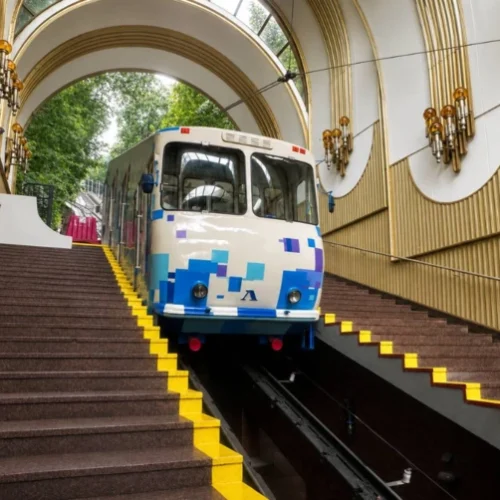 У Києві відкривають фунікулер після понад місяця ремонту