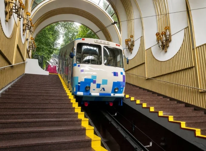 У Києві відкривають фунікулер після понад місяця ремонту