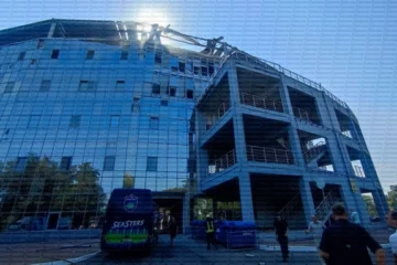 Росія вдарила по стадіону «Чорноморець» у центрі Одеси: постраждала людина