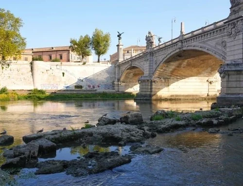 Через рекордну посуху в Римі з-під води показалися руїни 2000-річного мосту Нерона